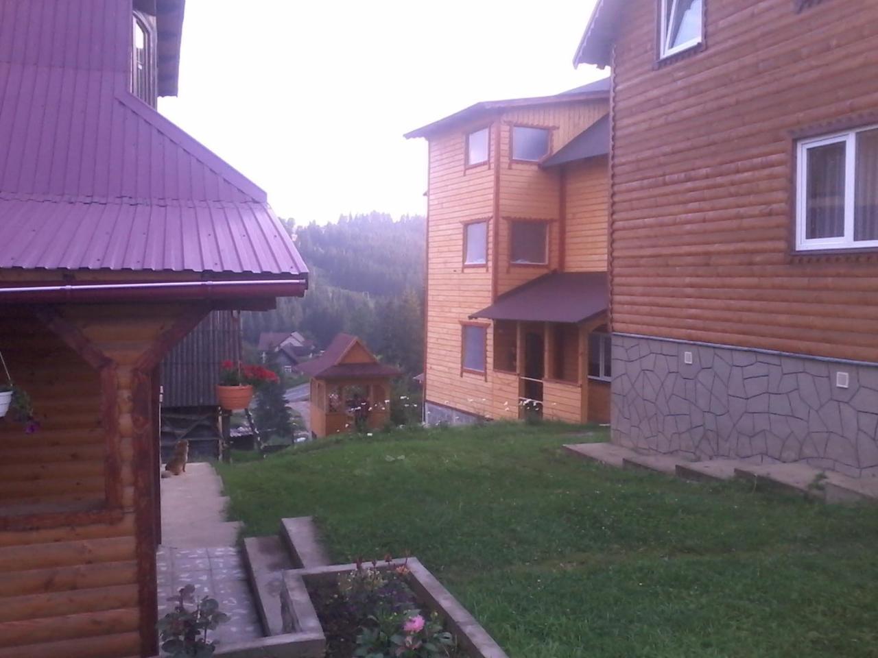 Hotel Marichka à Yablunytsya Extérieur photo